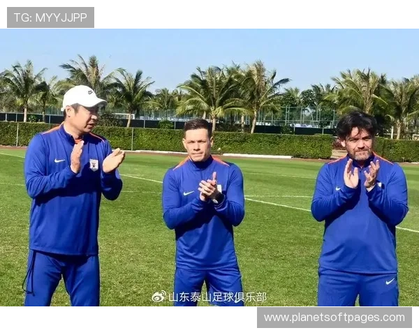 葡媒曝阿尔瓦罗签约泰山队两年